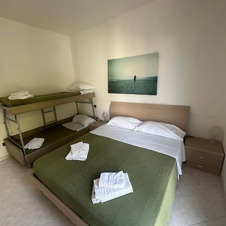 Beach House Holiday Apartments Rimini Eksteriør bilde