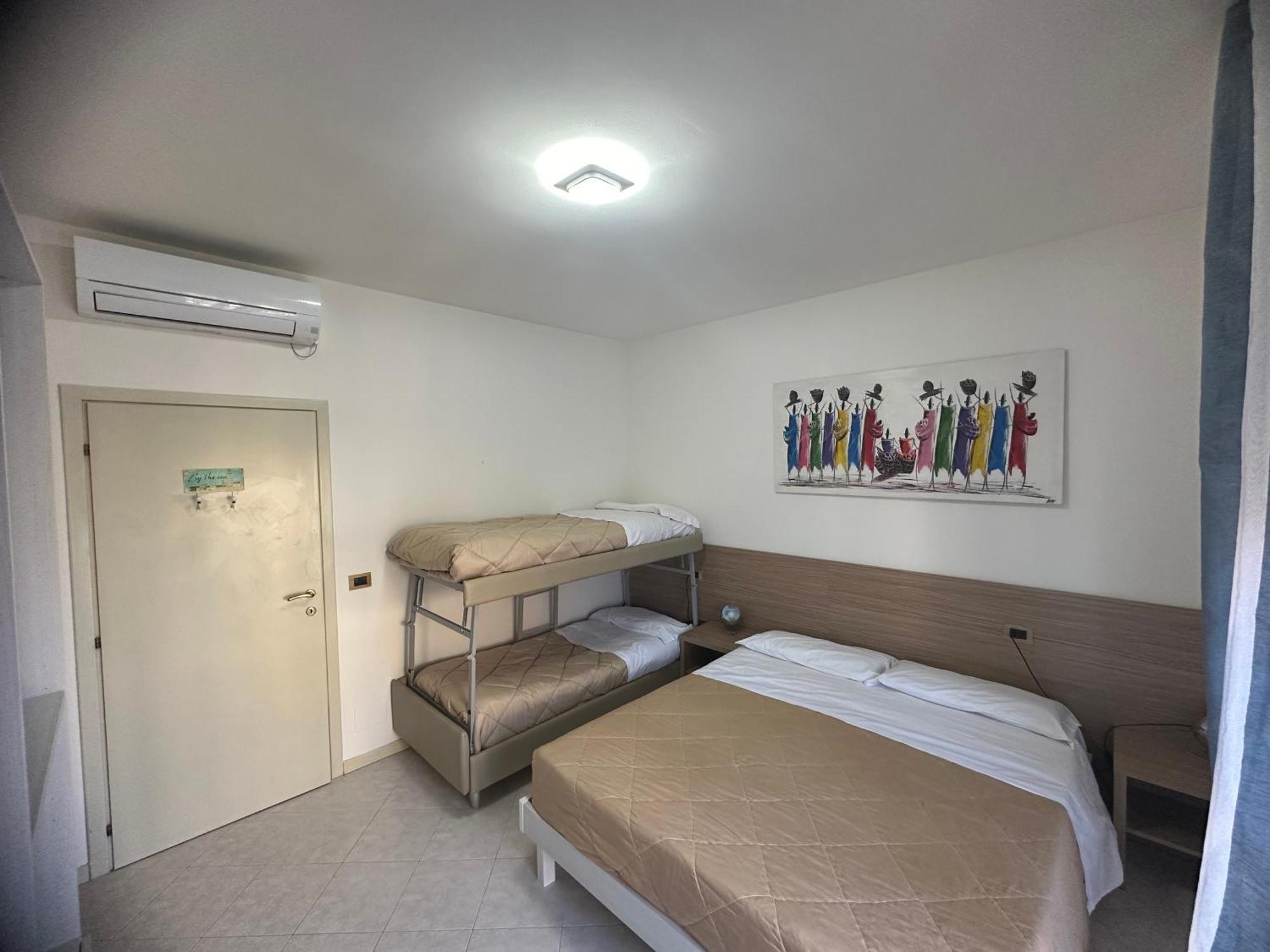 Beach House Holiday Apartments Rimini Eksteriør bilde