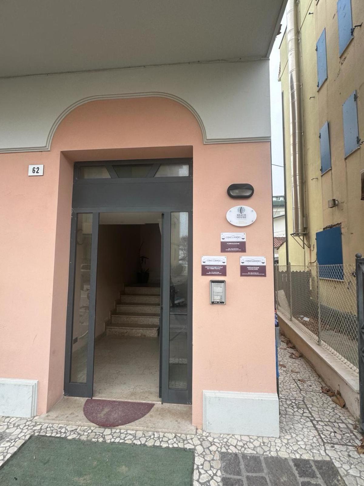 Beach House Holiday Apartments Rimini Eksteriør bilde