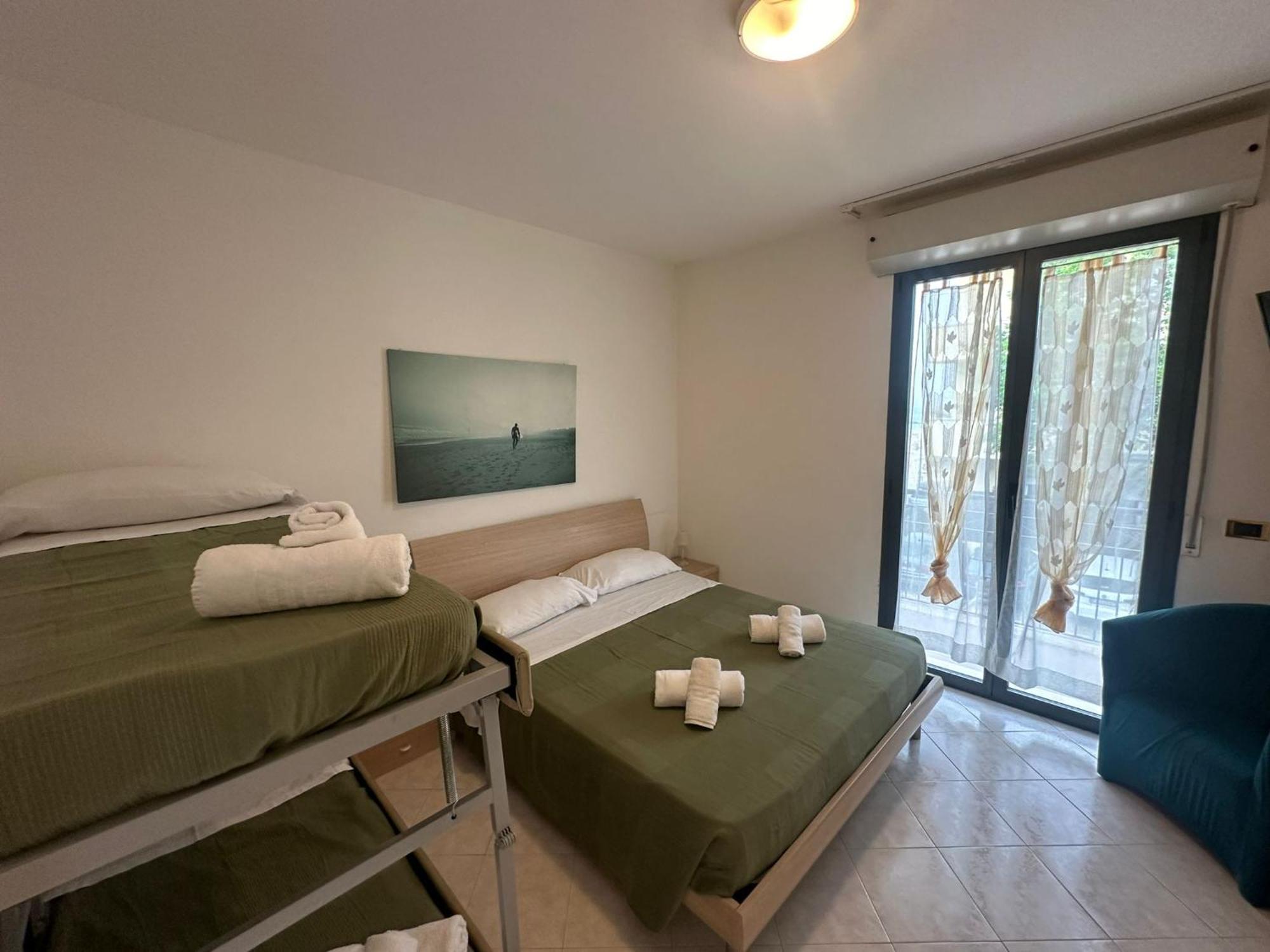 Beach House Holiday Apartments Rimini Eksteriør bilde