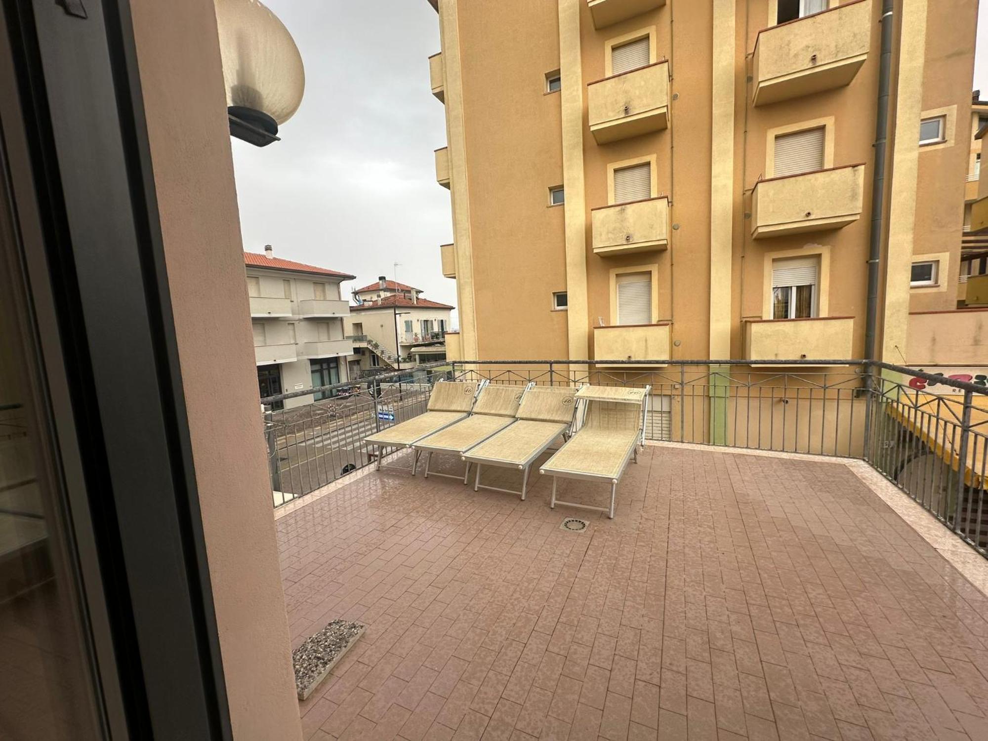 Beach House Holiday Apartments Rimini Eksteriør bilde