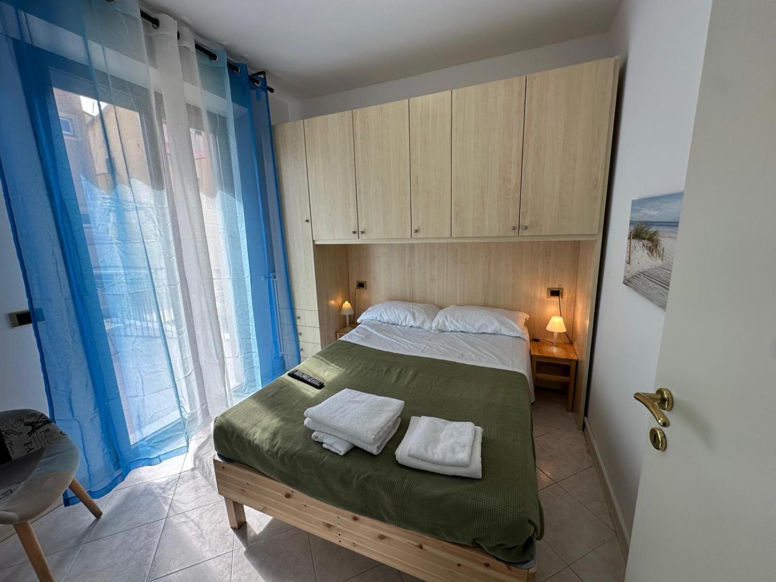 Beach House Holiday Apartments Rimini Eksteriør bilde