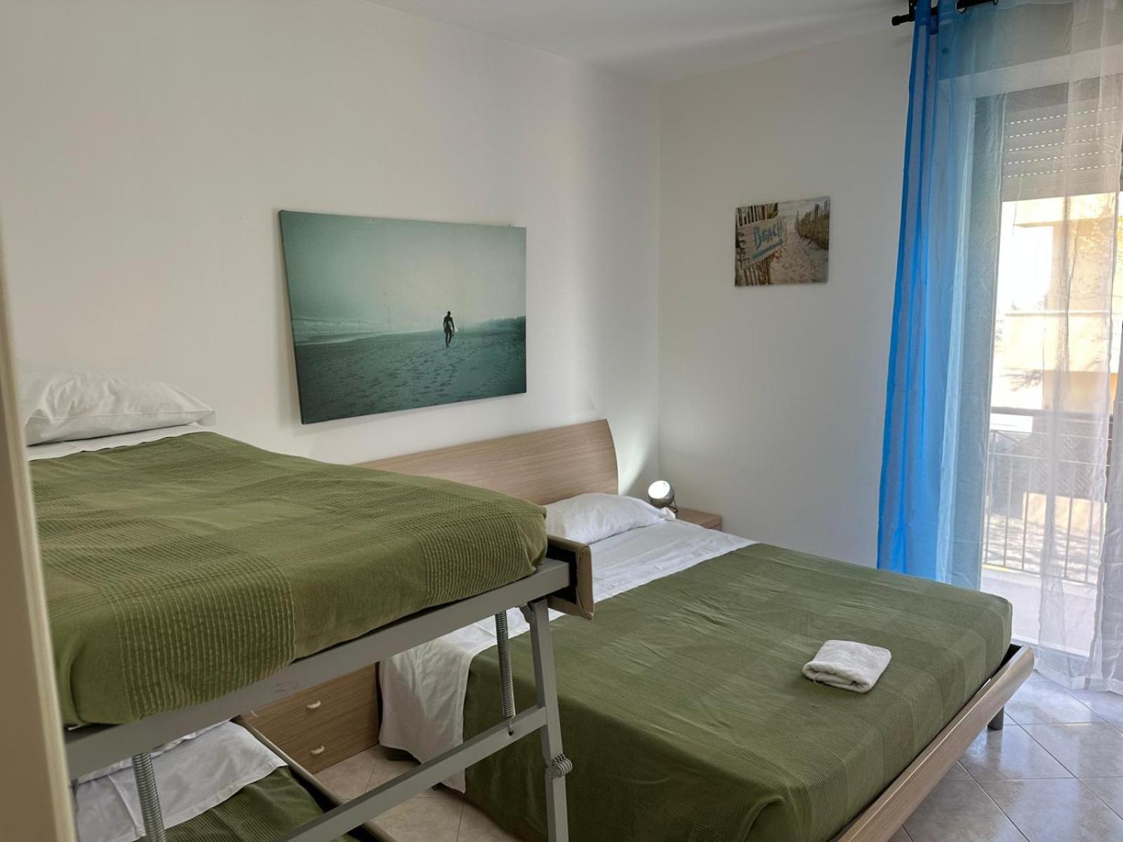 Beach House Holiday Apartments Rimini Eksteriør bilde