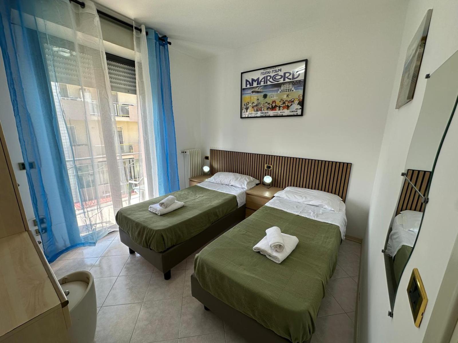 Beach House Holiday Apartments Rimini Eksteriør bilde